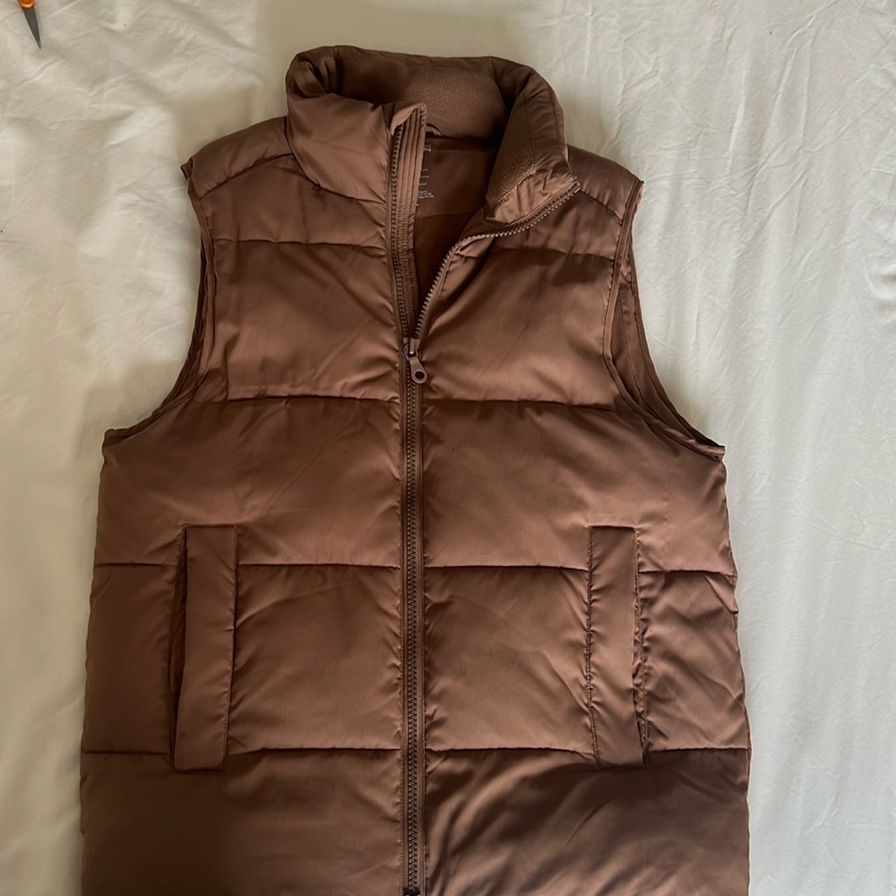 Girlfriend Collective Everyone Puffer Vest in Coffee